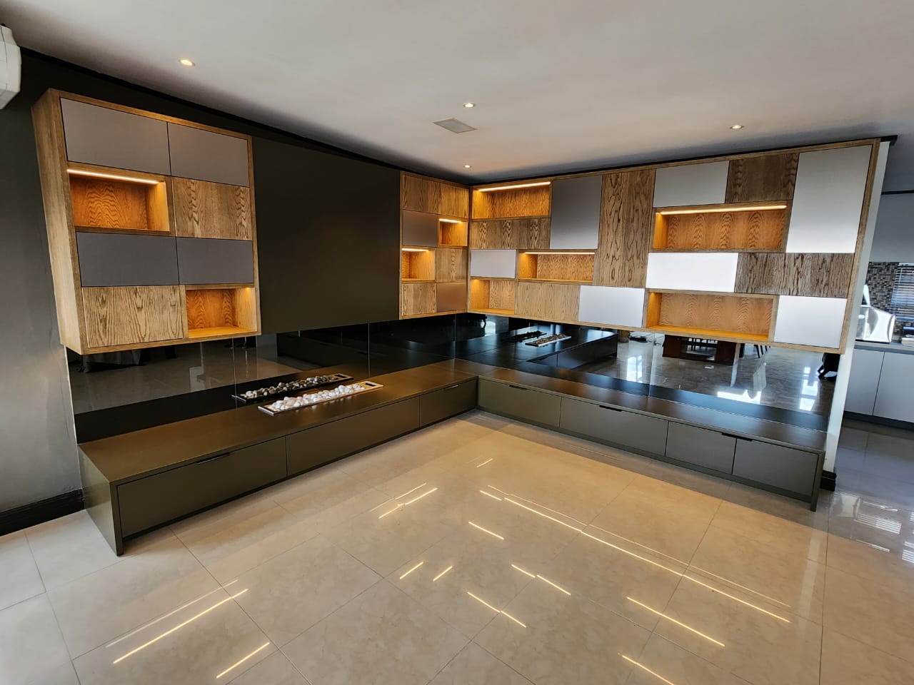 IMG-20251114-WA0010 Modern Built-In TV Wall Unit Ideas for Contemporary Homes